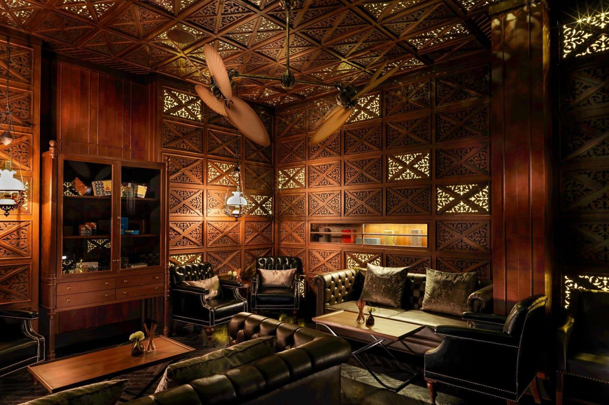 Hotel Muse Bangkok, Autograph Collection Exterior photo The interior of the bar