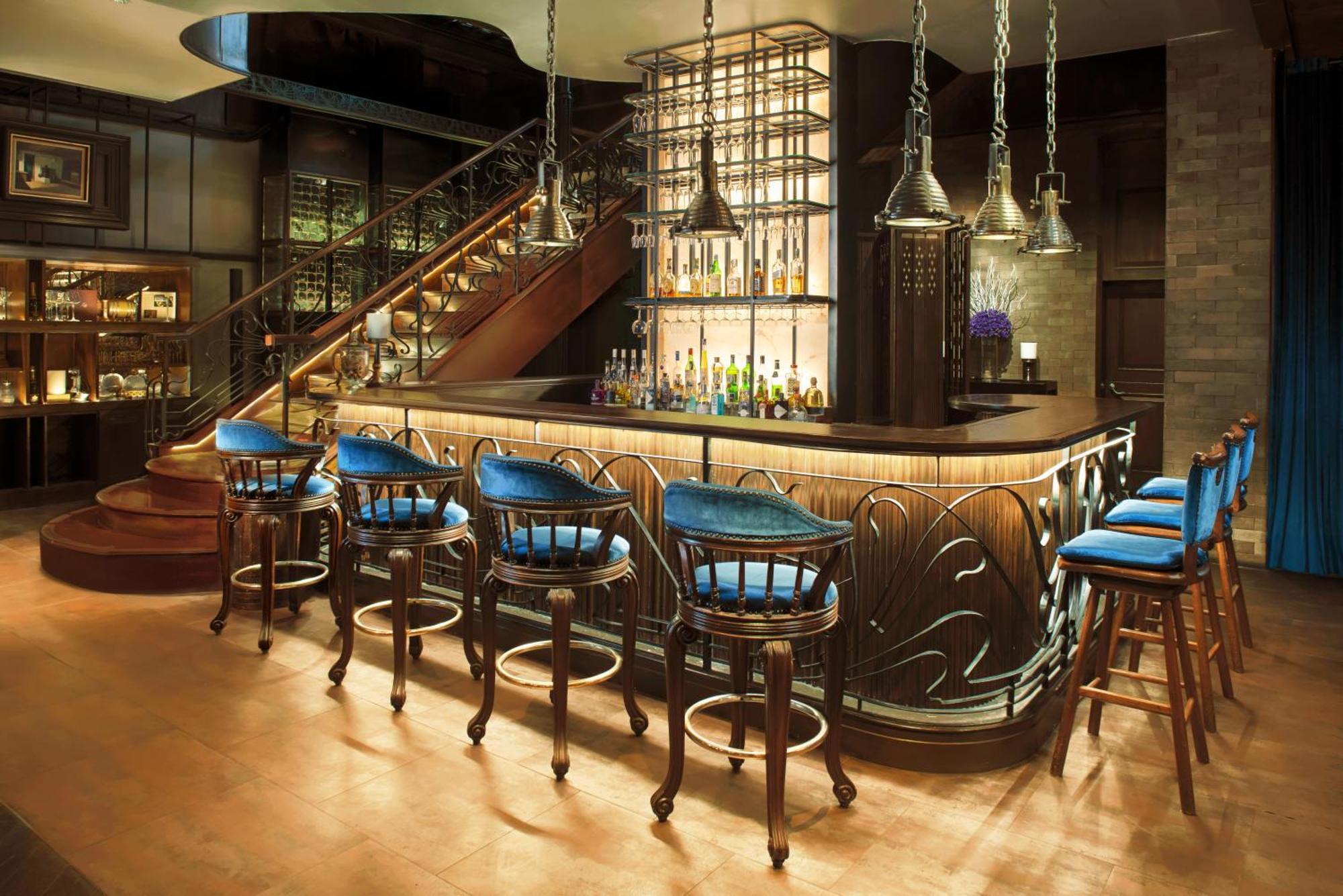 Hotel Muse Bangkok, Autograph Collection Exterior photo The bar at the Wynn