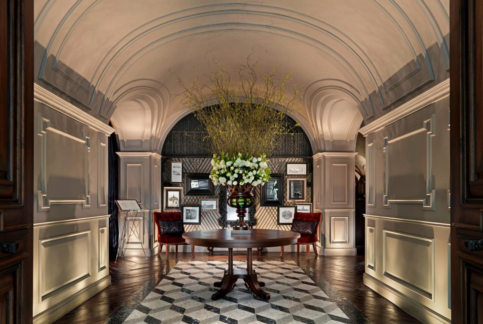 Hotel Muse Bangkok, Autograph Collection Exterior photo The interior of the hotel