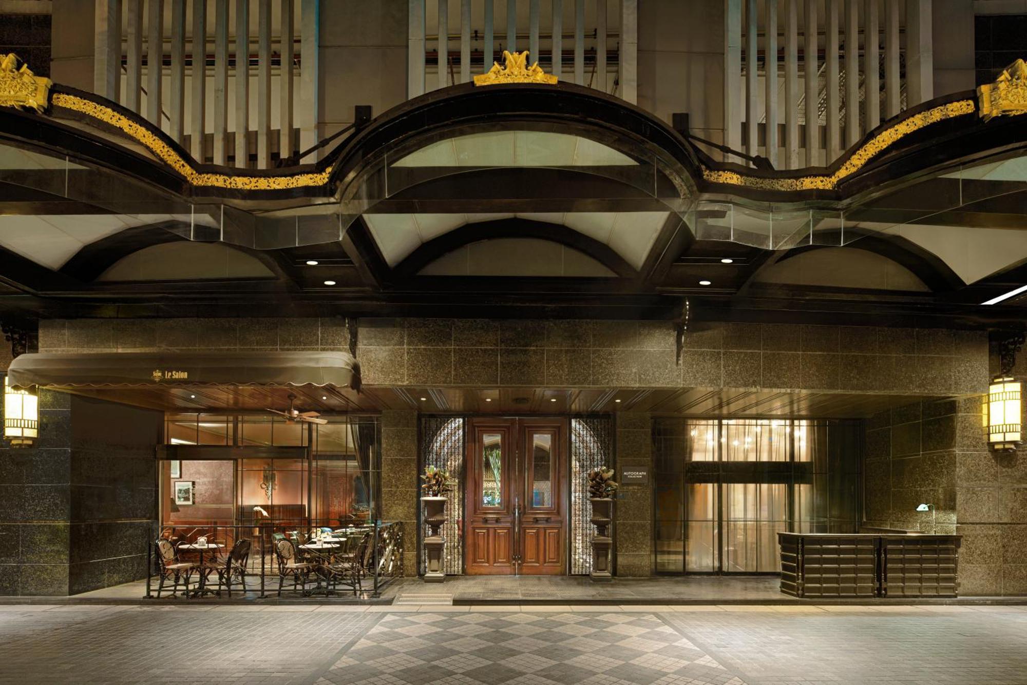 Hotel Muse Bangkok, Autograph Collection Exterior photo The entrance of The Crown