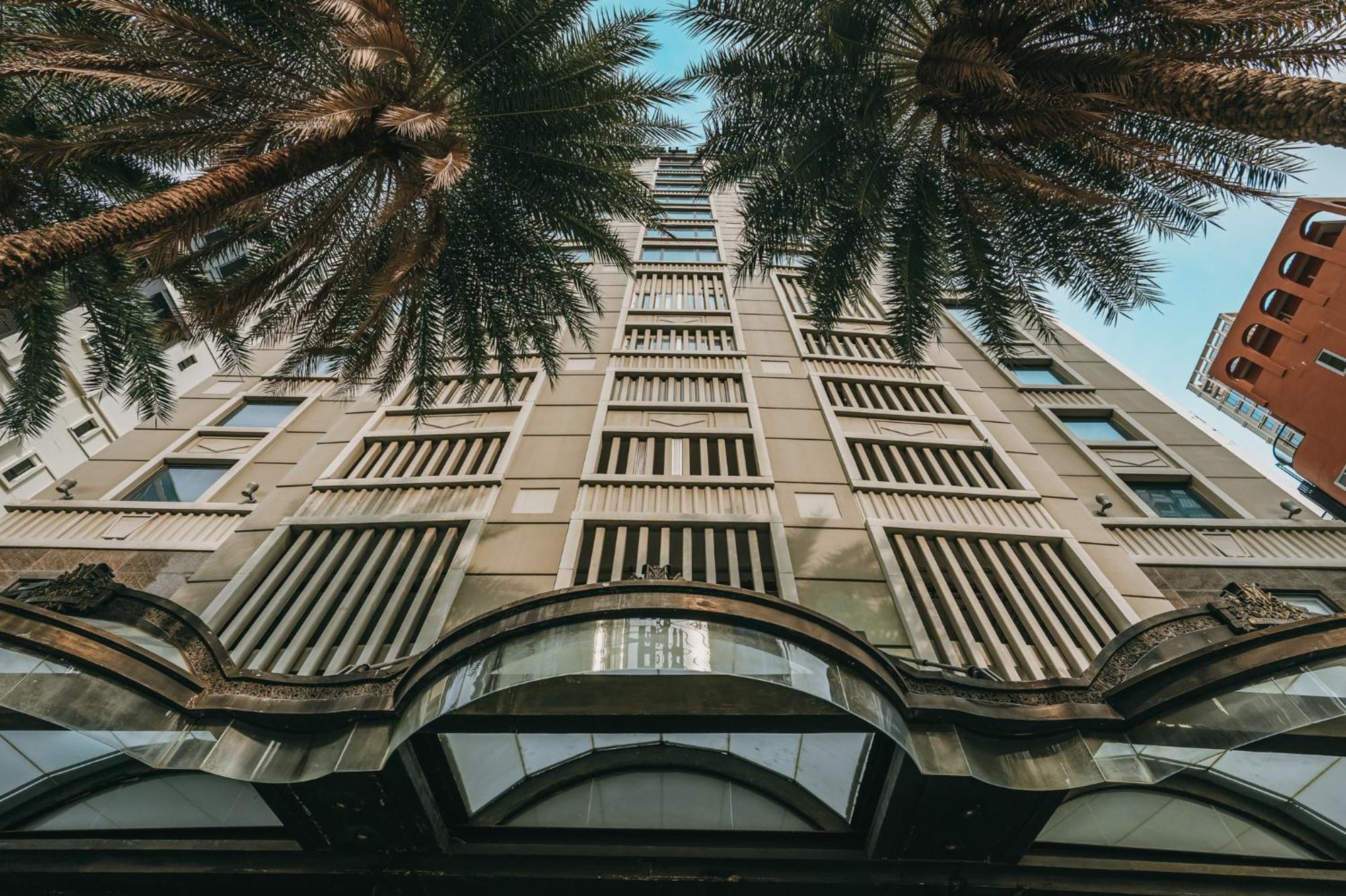 Hotel Muse Bangkok, Autograph Collection Exterior photo The hotel's facade
